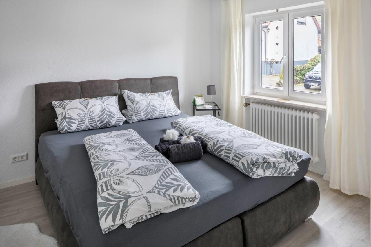 Ferienwohnung Holly Ebringen エクステリア 写真