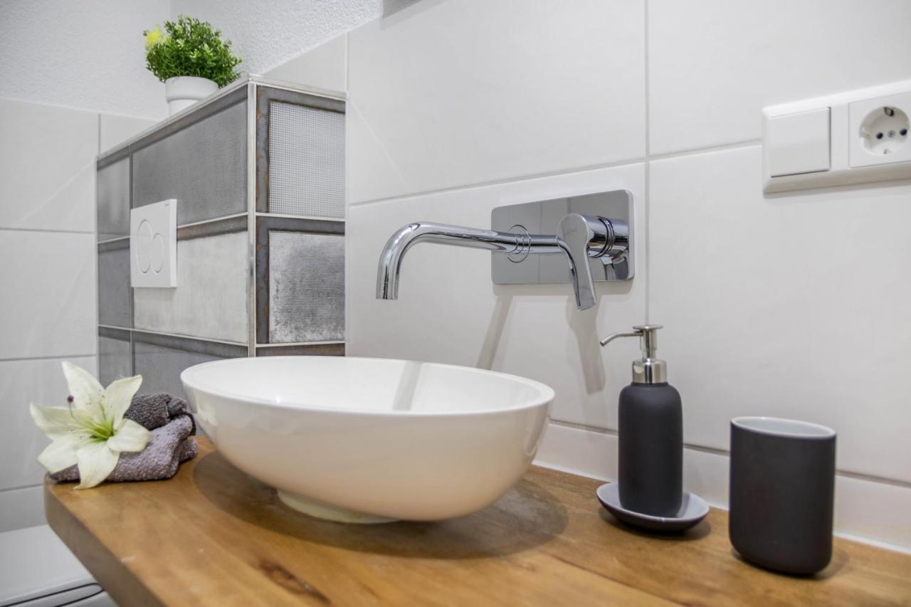 Ferienwohnung Holly Ebringen エクステリア 写真
